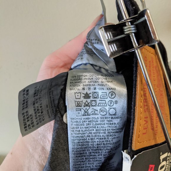 NWT Levi's Black Distressed Biker Slouch Short - Picture 9 of 11